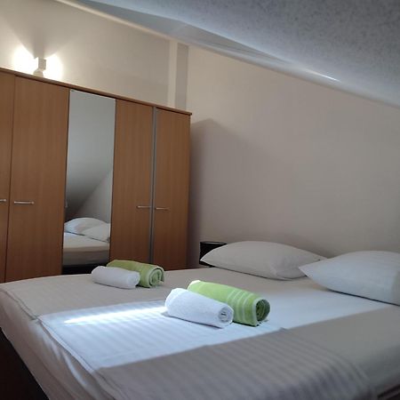 Top Floor Apartment With Sea View Kastela Ruang foto
