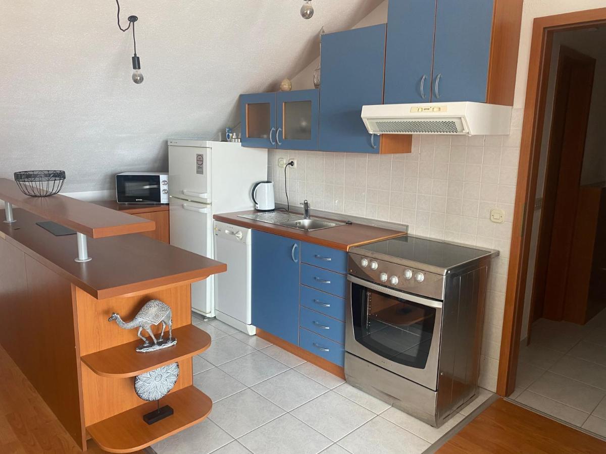 Top Floor Apartment With Sea View Kastela Bagian luar foto