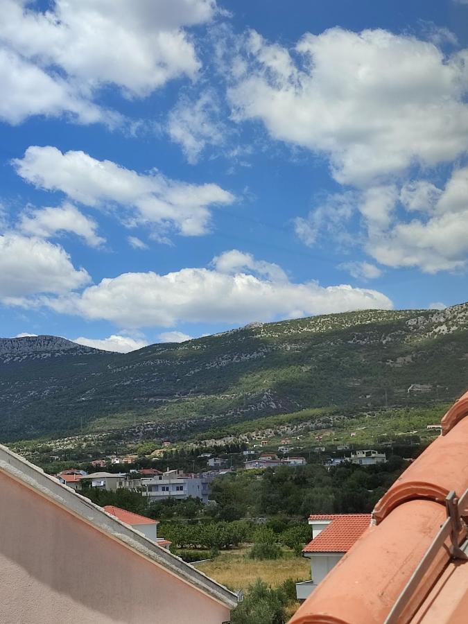 Top Floor Apartment With Sea View Kastela Bagian luar foto