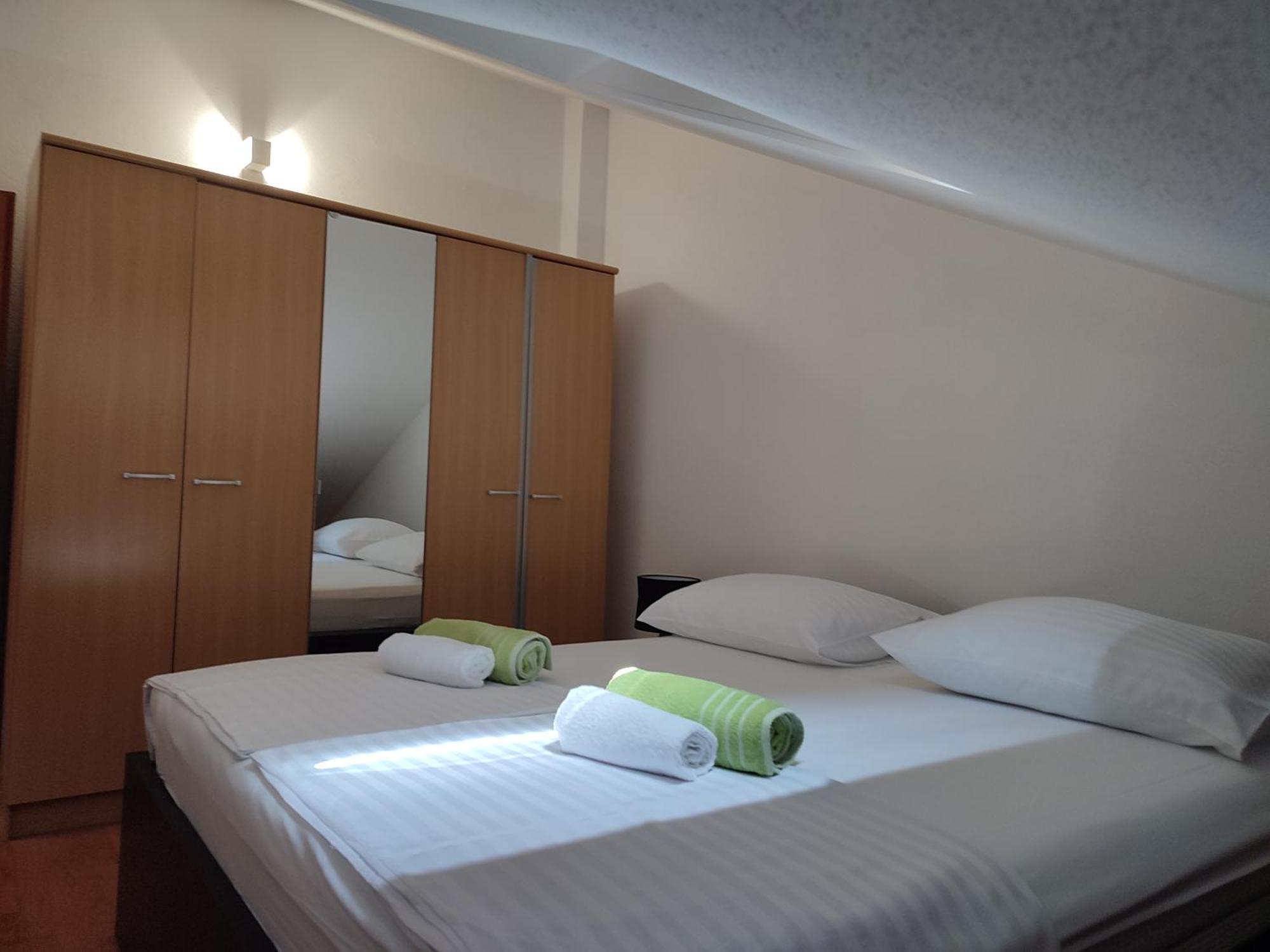 Top Floor Apartment With Sea View Kastela Ruang foto